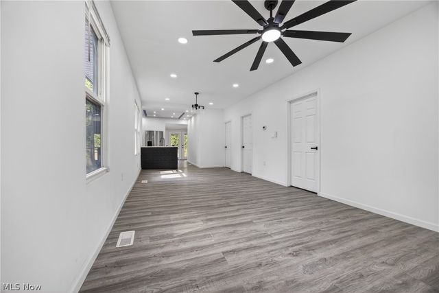 3226 W Ridgewood Drive, Parma, OH 44134