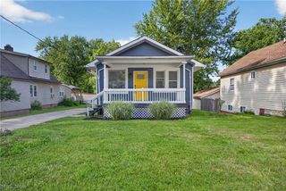3226 W Ridgewood Drive, Parma, OH 44134