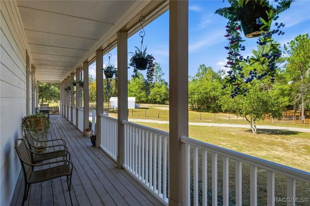 7724 W Sunmar Sample Lane, Dunnellon, FL 34433