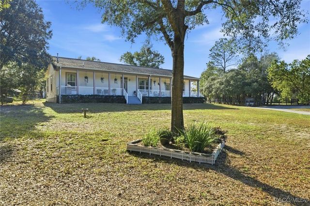 7724 W Sunmar Sample Lane, Dunnellon, FL 34433