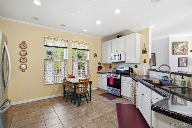 7724 W Sunmar Sample Lane, Dunnellon, FL 34433