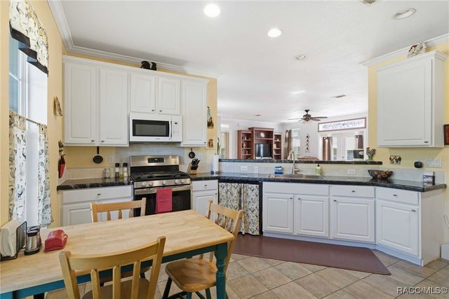 7724 W Sunmar Sample Lane, Dunnellon, FL 34433