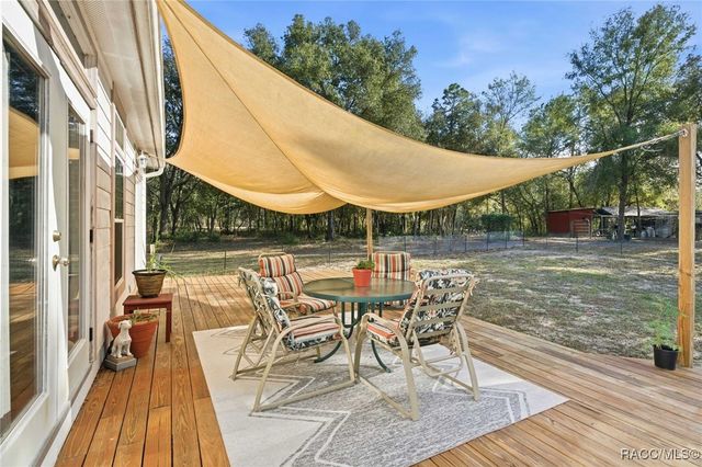 7724 W Sunmar Sample Lane, Dunnellon, FL 34433