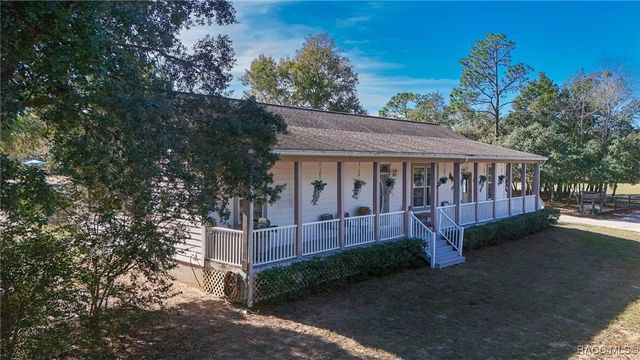 7724 W Sunmar Sample Lane, Dunnellon, FL 34433