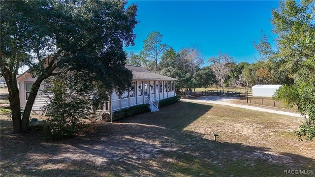 7724 W Sunmar Sample Lane, Dunnellon, FL 34433