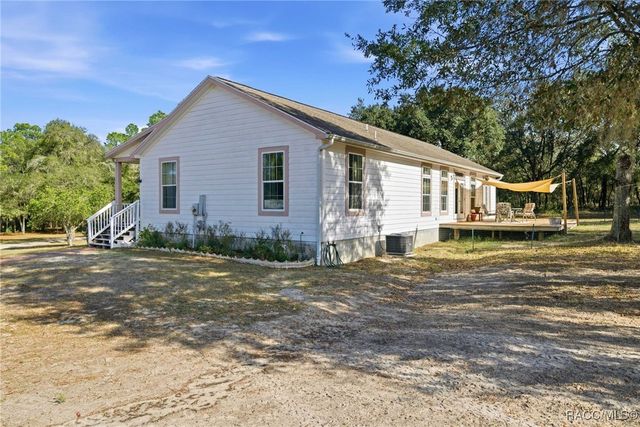 7724 W Sunmar Sample Lane, Dunnellon, FL 34433