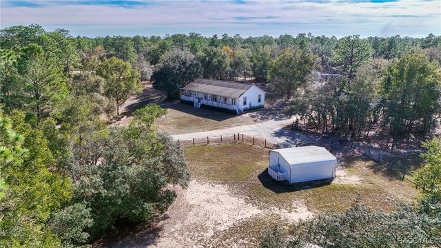 7724 W Sunmar Sample Lane, Dunnellon, FL 34433
