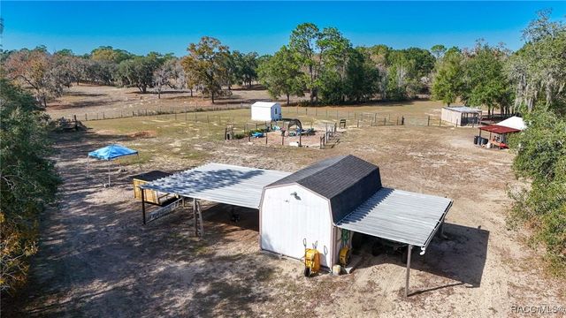 7724 W Sunmar Sample Lane, Dunnellon, FL 34433