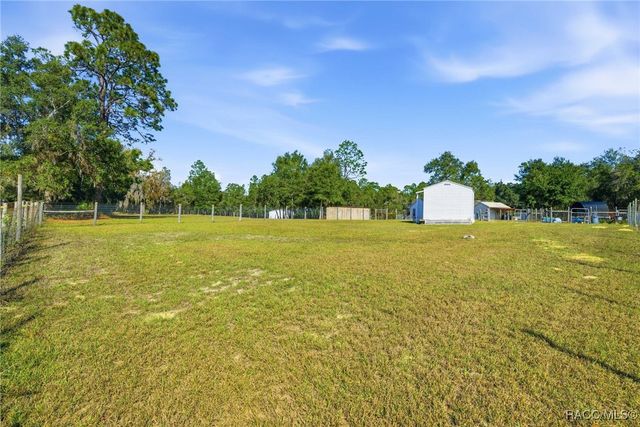 7724 W Sunmar Sample Lane, Dunnellon, FL 34433
