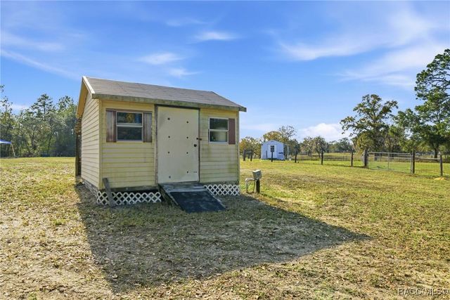 7724 W Sunmar Sample Lane, Dunnellon, FL 34433