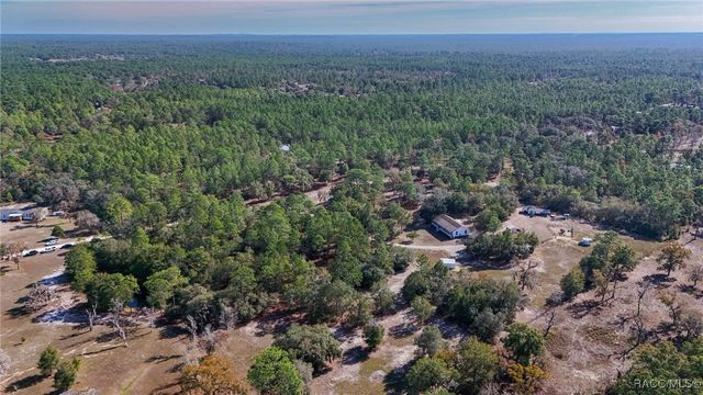 7724 W Sunmar Sample Lane, Dunnellon, FL 34433