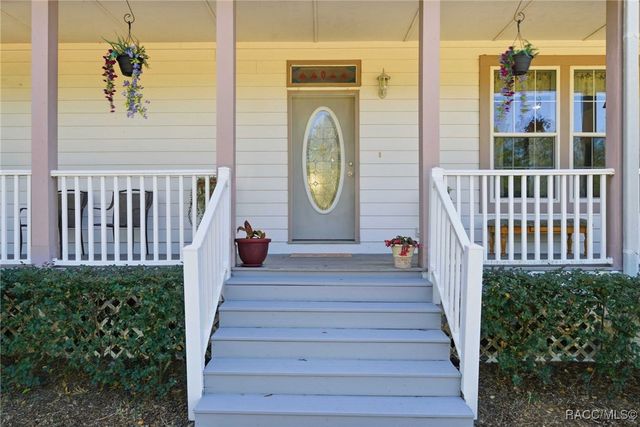 7724 W Sunmar Sample Lane, Dunnellon, FL 34433