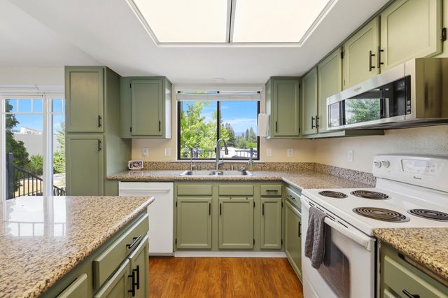 7644 N Wiscomb Dr, Spokane, WA 99208