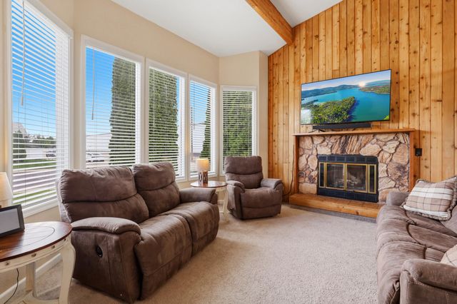 7644 N Wiscomb Dr, Spokane, WA 99208