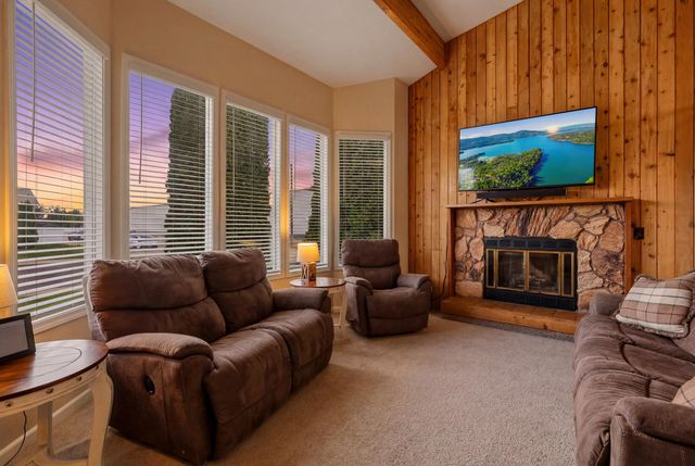 7644 N Wiscomb Dr, Spokane, WA 99208