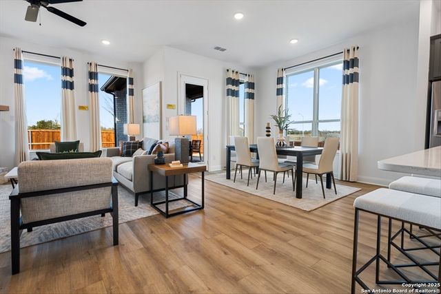 12130 Vista Rim, Live Oak, TX 78233