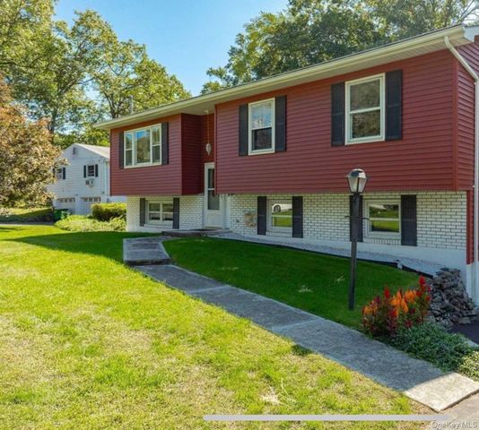8 Albie Drive, Hyde Park, NY 12538