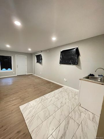 8 Albie Drive, Hyde Park, NY 12538