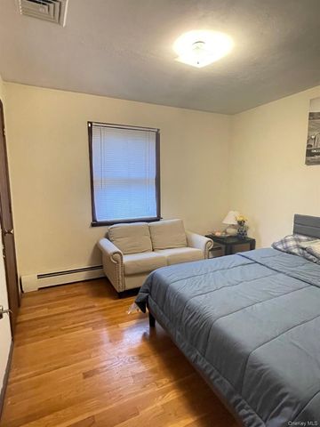 8 Albie Drive, Hyde Park, NY 12538