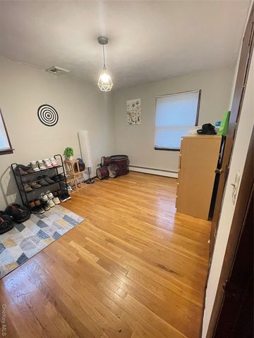 8 Albie Drive, Hyde Park, NY 12538