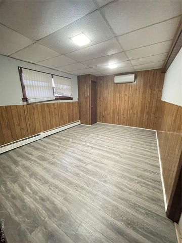 8 Albie Drive, Hyde Park, NY 12538