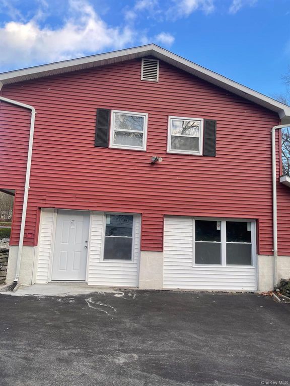 8 Albie Drive, Hyde Park, NY 12538