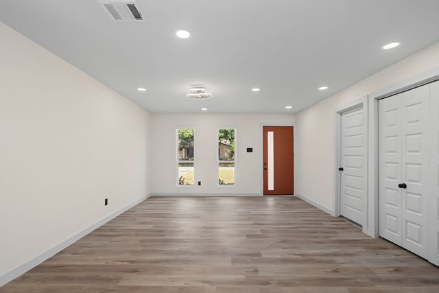 1101 Fouts Drive, Irving, TX 75061