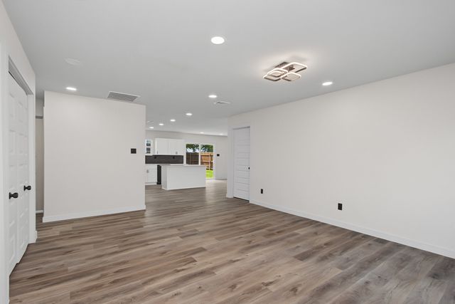 1101 Fouts Drive, Irving, TX 75061