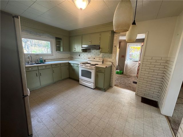 327 Rocktown Road, East Huntingdon, PA 15688