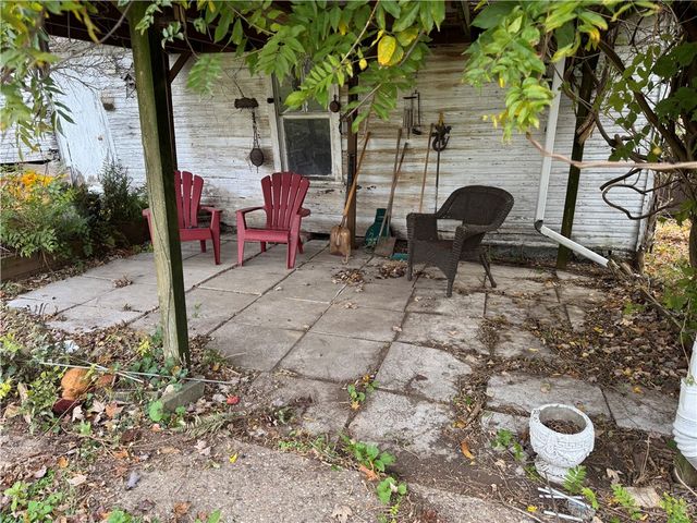 327 Rocktown Road, East Huntingdon, PA 15688