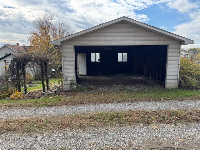 327 Rocktown Road, East Huntingdon, PA 15688