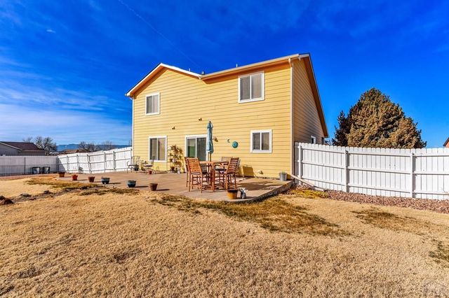594 S Hook Dr, Pueblo West, CO 81007