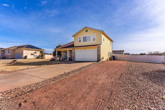 594 S Hook Dr, Pueblo West, CO 81007
