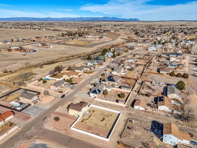 594 S Hook Dr, Pueblo West, CO 81007