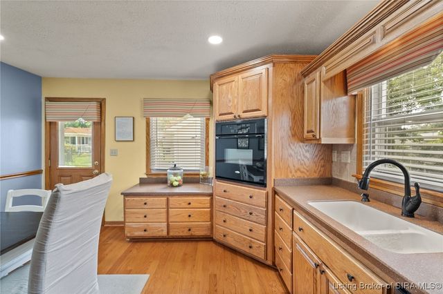 723 Martha Avenue, Jeffersonville, IN 47130