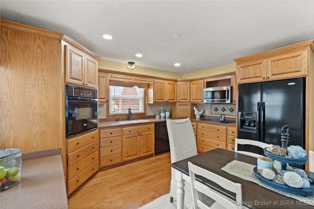 723 Martha Avenue, Jeffersonville, IN 47130
