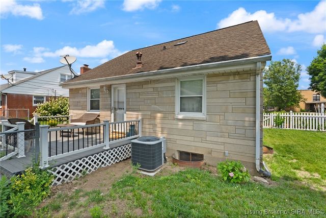 723 Martha Avenue, Jeffersonville, IN 47130