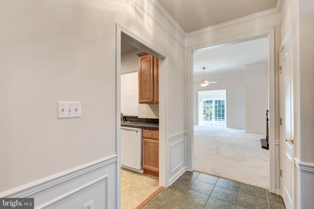 172 SADDLETOP DR #364, Taneytown, MD 21787