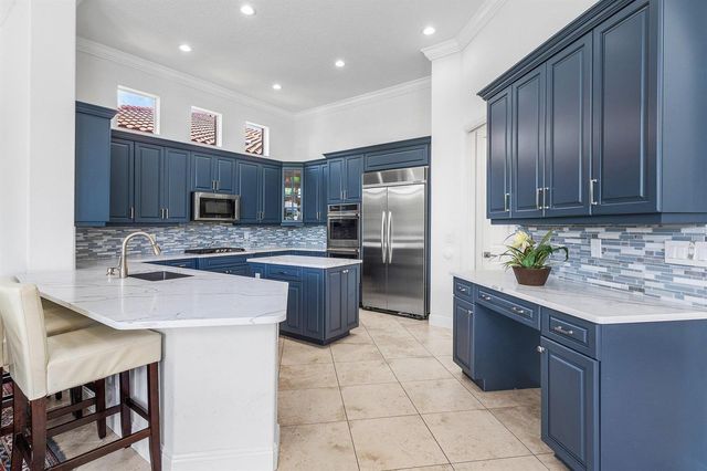 3381 Lago De Talavera, Lake Worth, FL 33467