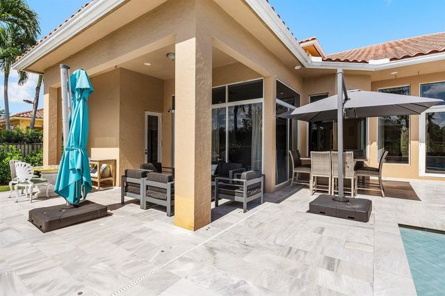 3381 Lago De Talavera, Lake Worth, FL 33467