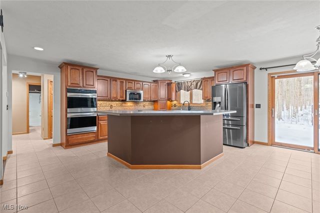 14910 Crimson King Trail, Chardon, OH 44024