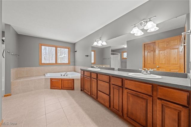 14910 Crimson King Trail, Chardon, OH 44024