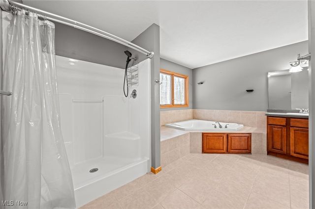 14910 Crimson King Trail, Chardon, OH 44024