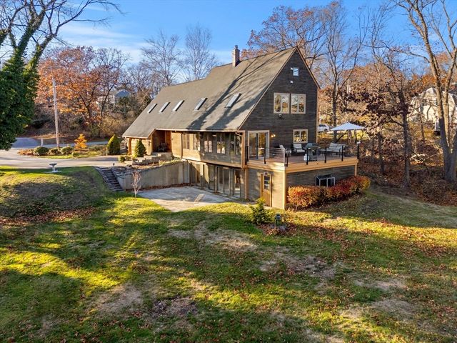 24 Seaview Ln, Newbury, MA 01951