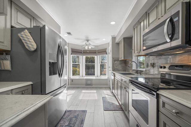 104 Birchwood Ln., Conway, SC 29526