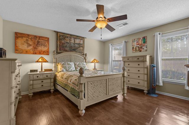 104 Birchwood Ln., Conway, SC 29526