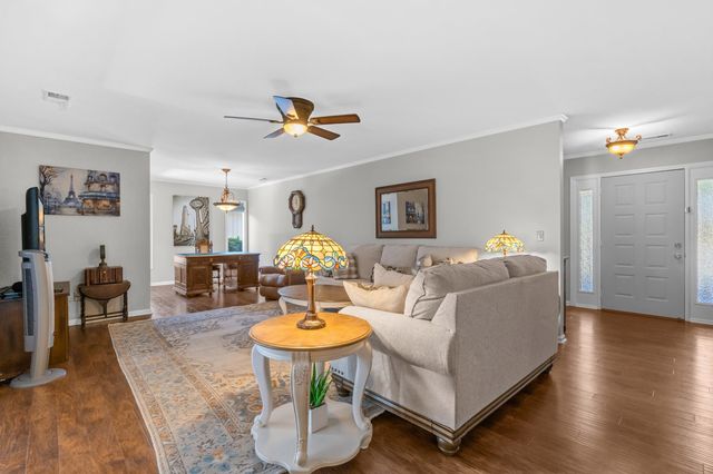 104 Birchwood Ln., Conway, SC 29526