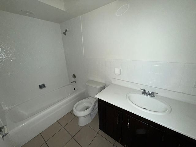 2300 N Harlem Avenue 703, Elmwood Park, IL 60707