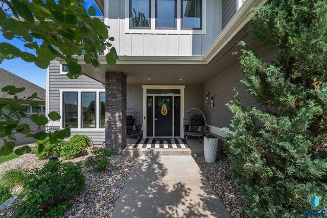 2308 S Durango Dr Drive, Sioux Falls, SD 57110