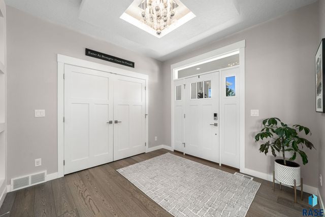 2308 S Durango Dr Drive, Sioux Falls, SD 57110